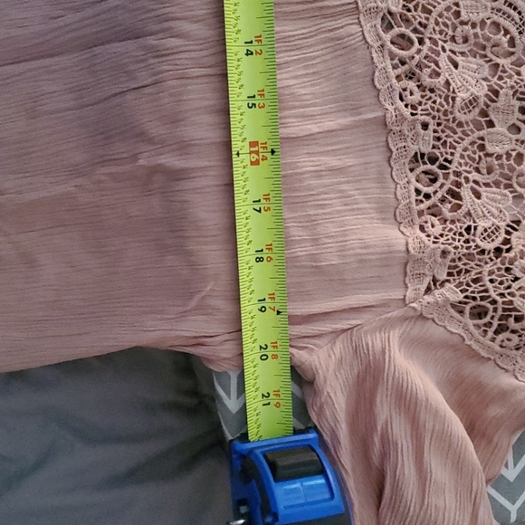 Torrid size 1 blush guaze top - Picture 6 of 7